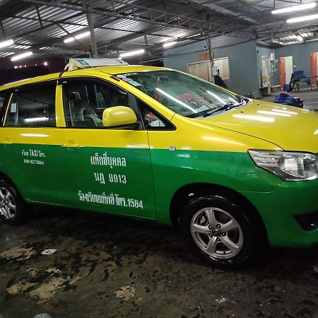 IMPACT Don Mueang Bangkok Guest House Bagian luar foto